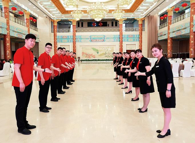 南郊宾馆“从心出发”服务礼仪培训 以匠心致初心，以礼仪塑卓越
